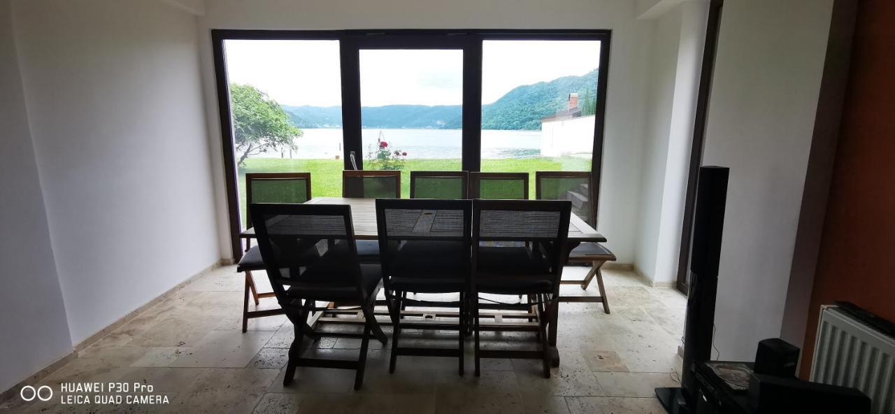 Luca'S Home Orsova Luaran gambar