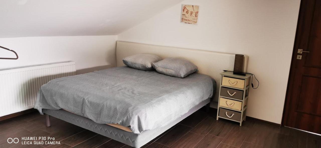 Luca'S Home Orsova Luaran gambar