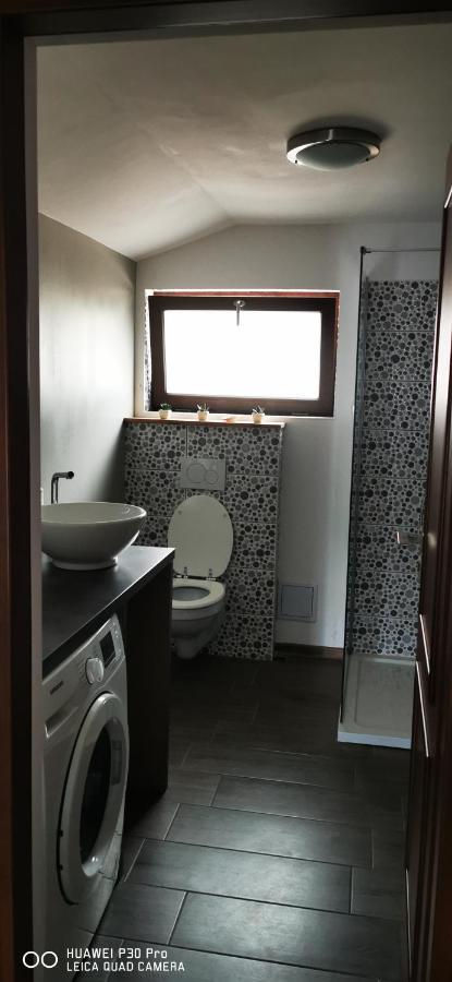 Luca'S Home Orsova Luaran gambar
